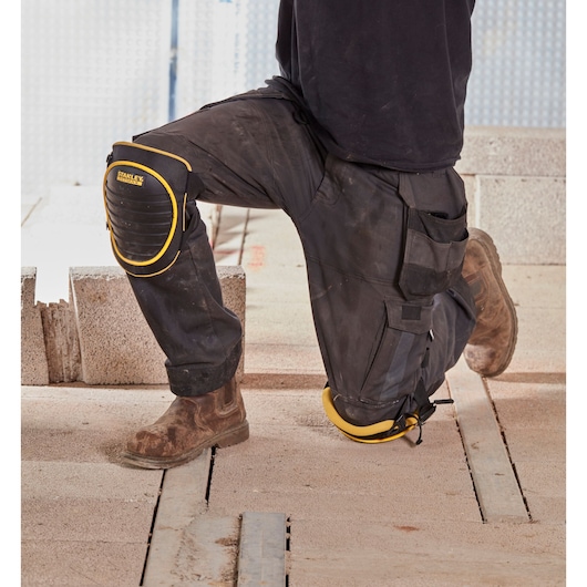 ginocchiere con guscio rigito Stanley FMST82961-1 per ediliza e giardinaggio